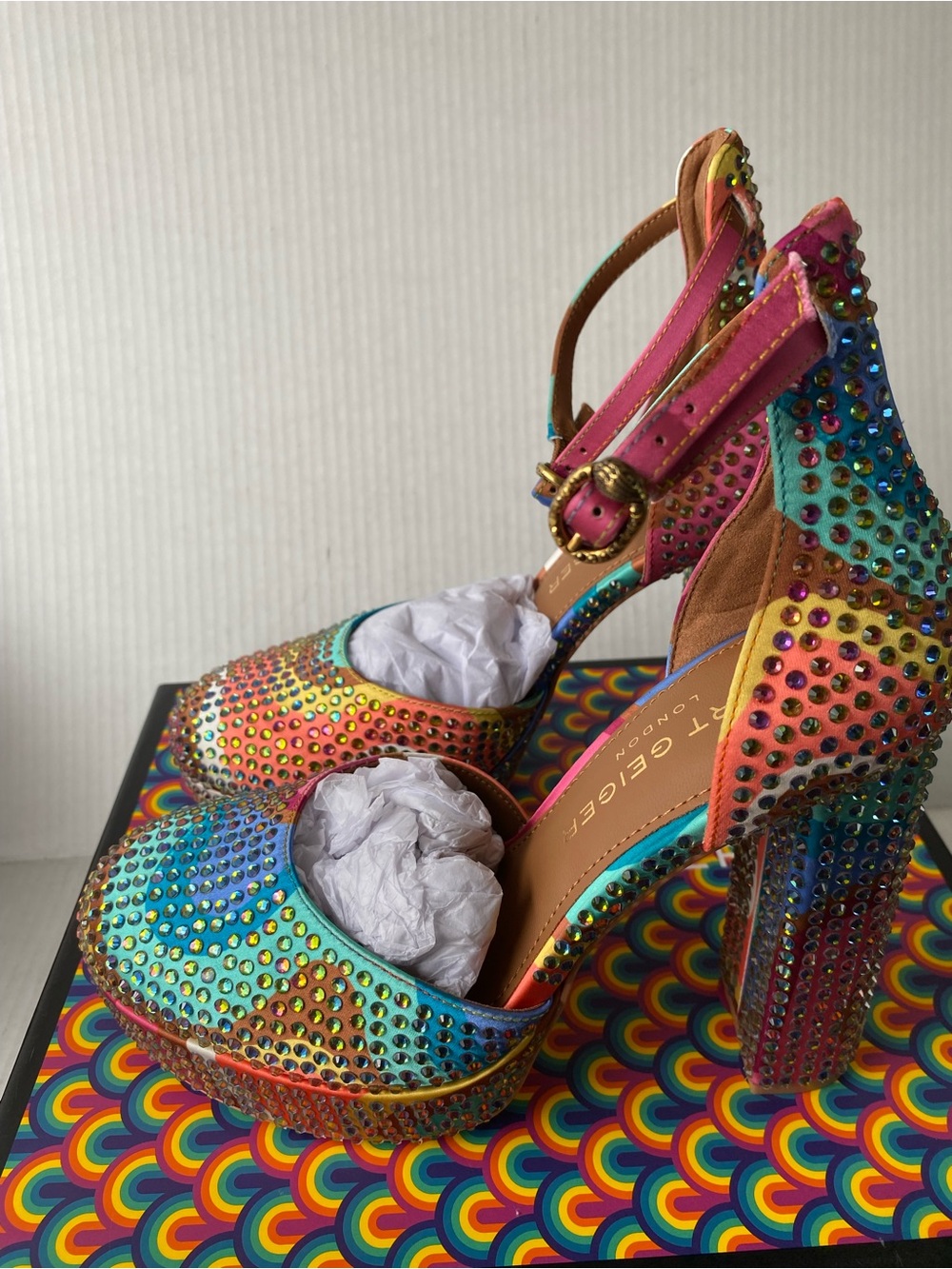 Kurt Geiger Shoreditch Platform Court Heels Rainbow Rhinestone Size 38/ US 7.5 - Picture 2 of 15